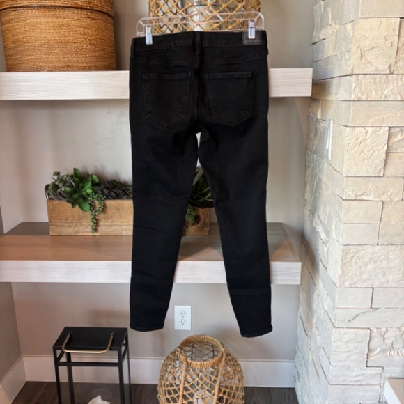 AE: Black Jeans Stretch Comfort Size 6 - Picture 4 of 7